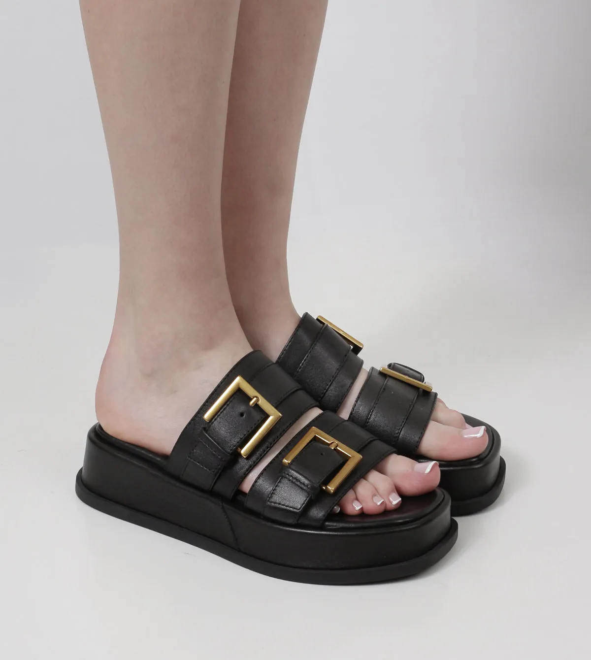 Mera Slide Flatforms by Beau Coops
