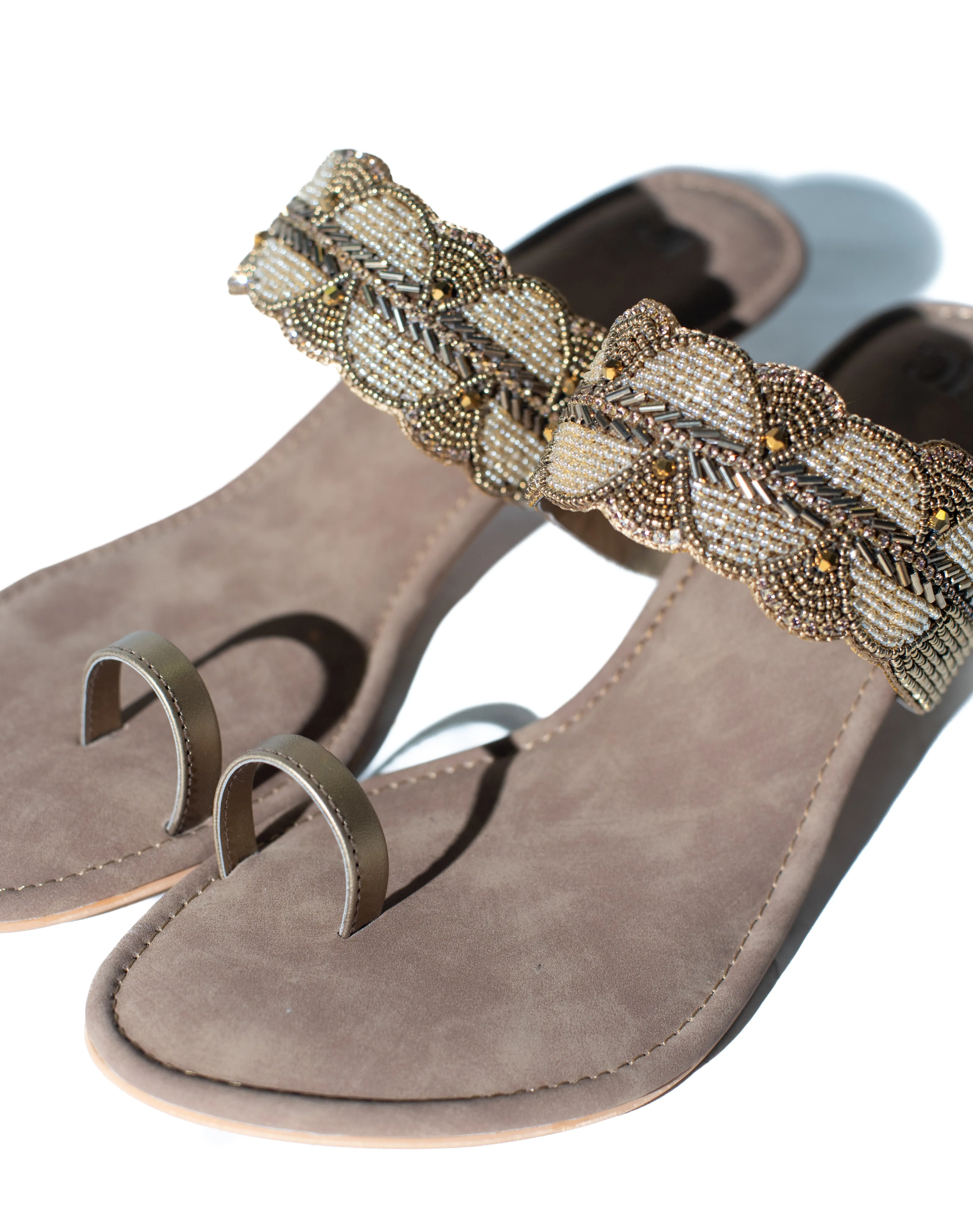 Mid Heel Sandal - Toe Ring