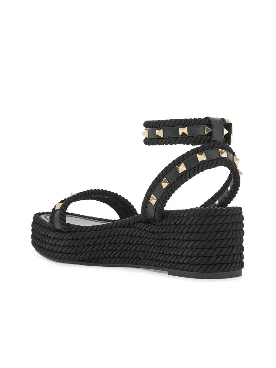 Rockstud Flatform Sandals