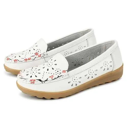 SOCOFY Women Soft Leather Flat Shoes Hollow Out Flower Floral Moccasins Ballet Flats