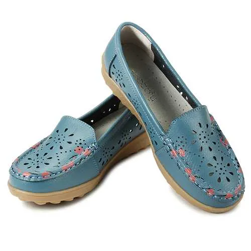 SOCOFY Women Soft Leather Flat Shoes Hollow Out Flower Floral Moccasins Ballet Flats