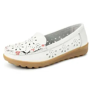 SOCOFY Women Soft Leather Flat Shoes Hollow Out Flower Floral Moccasins Ballet Flats